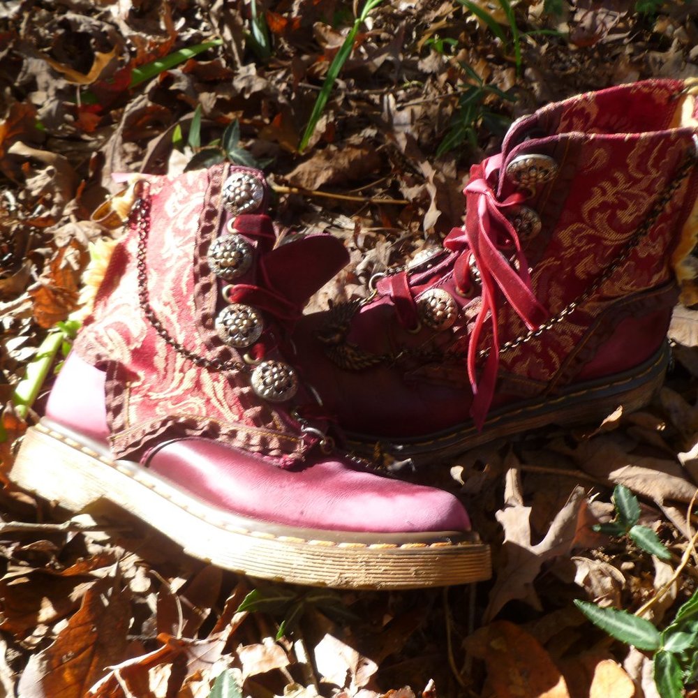Dr Martens Custom OOAK Victorian Goth - Picture 2 of 5